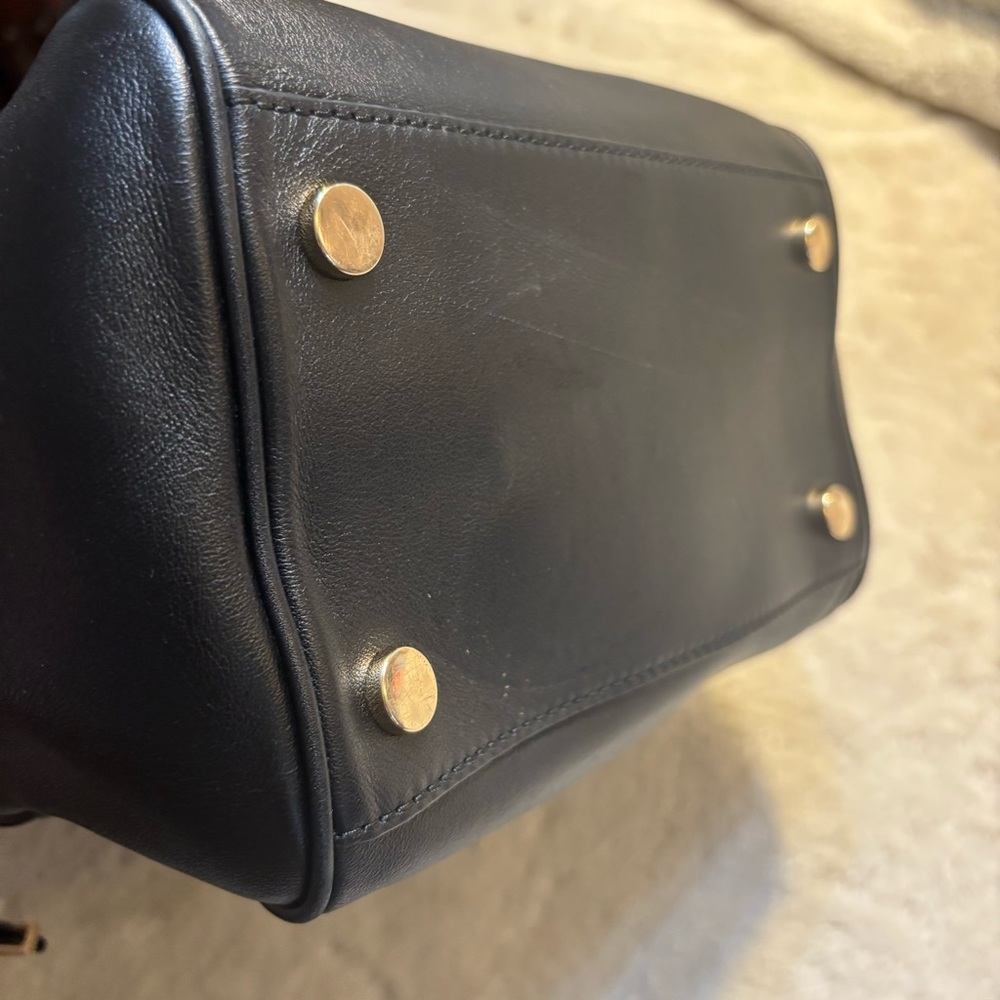 NWT Michael Kors Amelia Tote Black Luxe Leather Medium Top-Zip Crossbody FLAWED - Picture 4 of 16